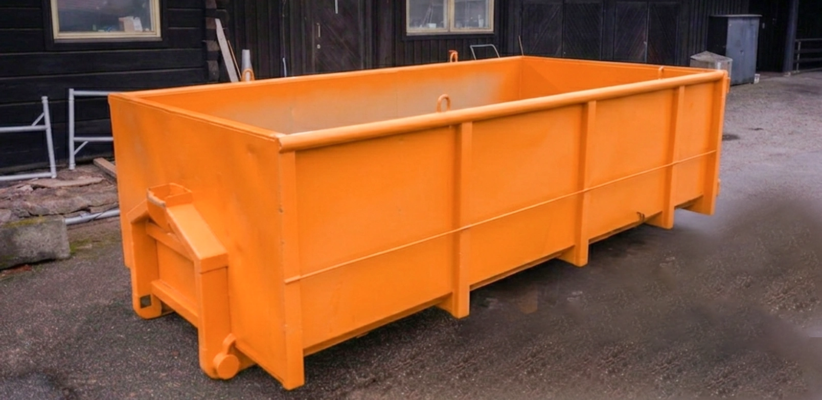 Comparing Edmonton Bin Rental Services and DIY Landfill Disposal